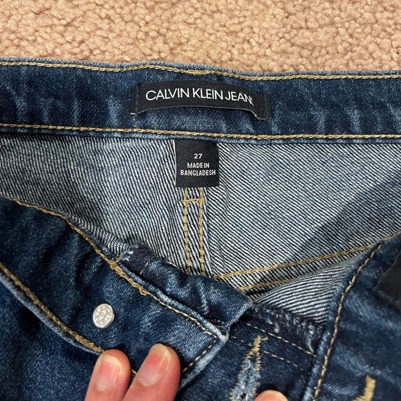 CALVIN KLEIN denim ripped short - Picture 5 of 10